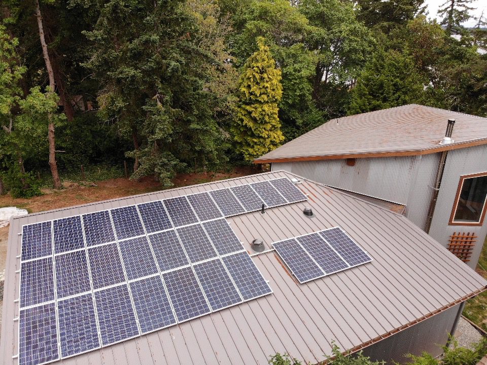 Garage rooftop solar panel installation Nanaimo BC
